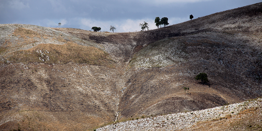 A deforested mountain in the Haitian Chaîne de Matheux.